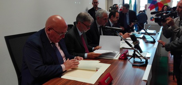 Ferrovia Ionica, sigla intesa con Delrio