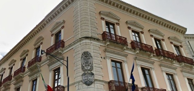 LA CULTURA AIUTA - AIUTA LA CULTURA Il Comitato di Indirizzo della Fondazione Armonie d'Arte lancia un appello di condivisione Mercoledì 13 aprile nella sede della Camera di Commercio di Catanzaro