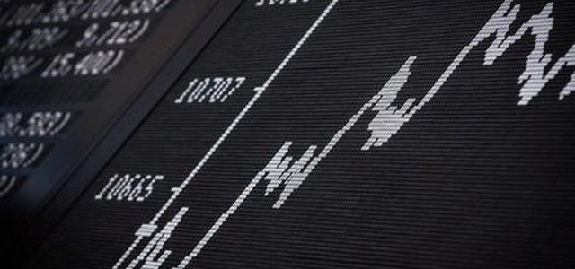 Mercati, Milano in rialzo, spread ancora a massimi da 2015