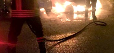 Tre auto in fiamme nella notte nel Catanzarese