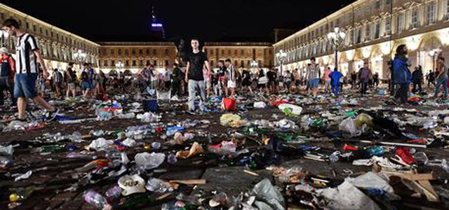 Torino, morta Erika, ferita piazza S.Carlo