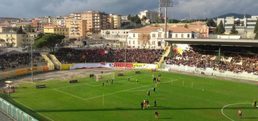Catanzaro-Cosenza 2-1: il derby è giallorosso