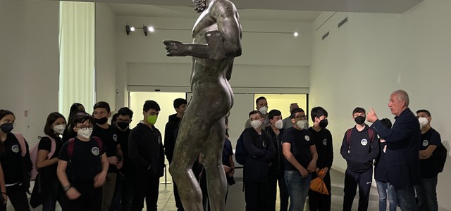 L’DENTITA’ DEI BRONZI PRESENTATA AGLI ALUNNI DELL’ISTITUTO SCOLASTICO “GALILEI – PASCOLI” DI REGGIO CALABRIA