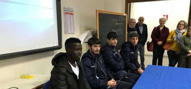 "Il Catanzaro sale in cattedra", incontro con gli studenti del plesso scolastico di Via Acri