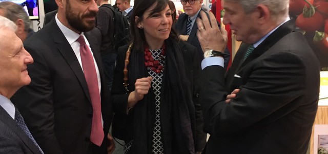 Fruit Logistica, visita Ambasciatore italiano in Germania allo stand della Regione Calabria