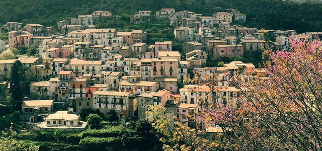 Mendicino avrà il suo Borgo della Seta