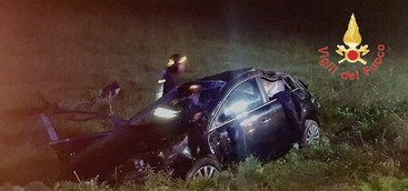 Incidente stradale a Lamezia Terme, due feriti (FOTO)