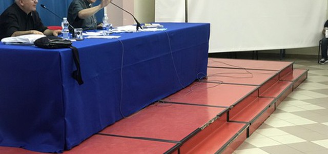 Vescovo di Cassano cita Jovanotti e Sfera Ebbasta ai giovani