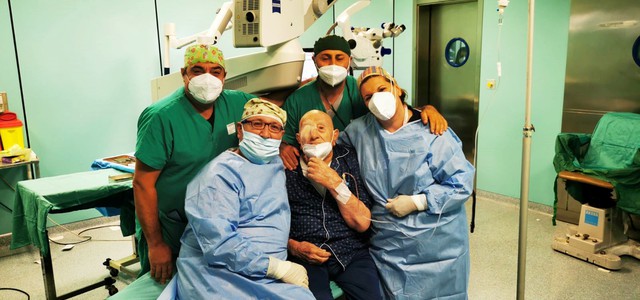 Lamezia, operato a 102 anni: l’intervento di cataratta non ha limiti di età
