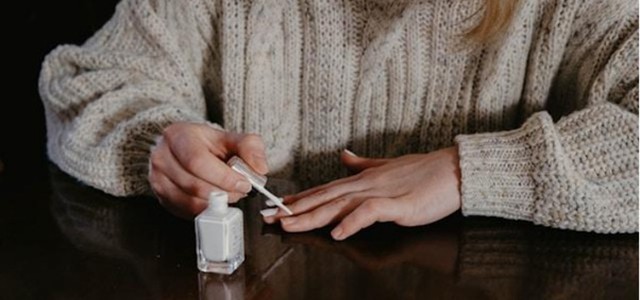 Unghie sane e curate: come mantenerle forti e resistenti