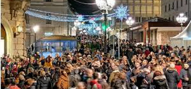 SARA’ TRE VOLTE NATALE , GLI EVENTI DI DOMENICA CHE ANIMERANNO L’ISOLA PEDONALE SU CORSO MAZZINI
