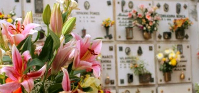 Nuova ordinanza a Tropea - NO fiori freschi al cimitero nei mesi estivi