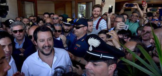 Migranti: Salvini: 'L'Italia non può essere un campo profughi'