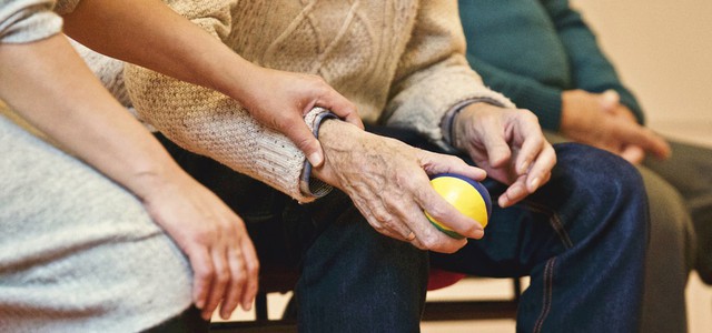Dalla "Ra.Gi." due rubriche dedicate alle famiglie delle persone con demenze