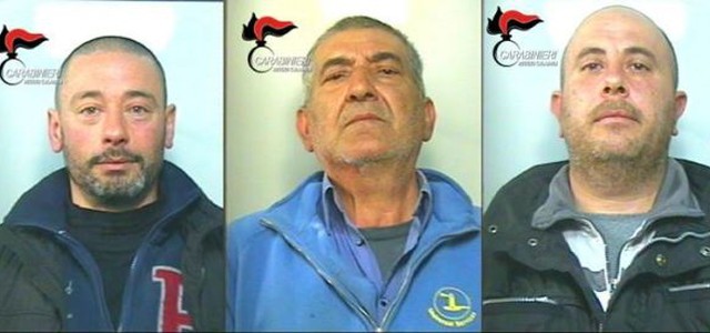 Furto d'acqua e abbandono di rifiuti: tre arresti nel reggino 