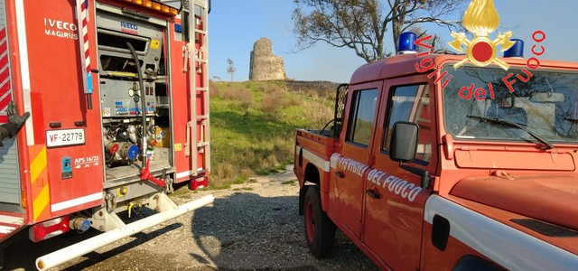 Incendio a Gizzeria, non si esclude l'origine dolosa