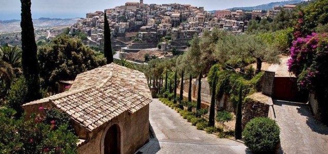 A BADOLATO (CZ) IL PRIMO RADUNO  DI COLORO CHE SI CHIAMANO BADOLATO