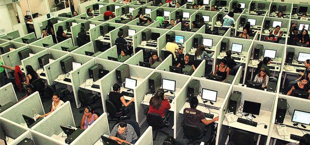 Call center Abramo verso il baratro, a rischio 3500 posti di lavoro