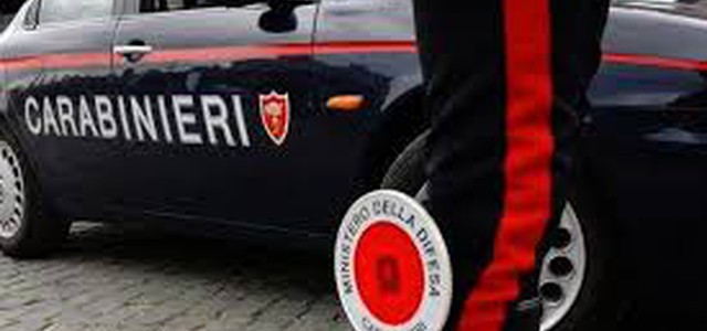 Ai domiciliari con droga, arrestato
