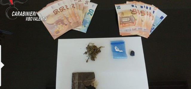 Aveva hascisc e denaro, arrestato 50enne
