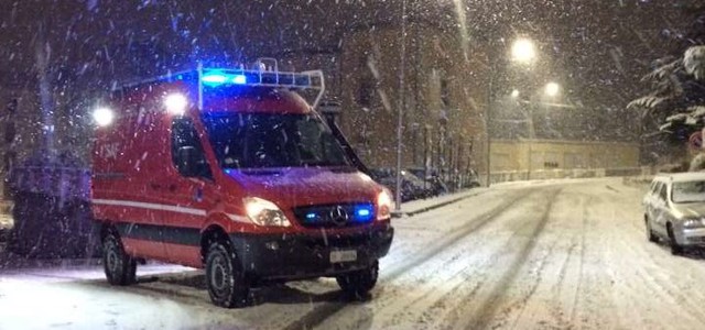 Neve, diverse richieste di aiuto dagli automobilisti. Numerosi gli interventi dei Vigili del Fuoco 