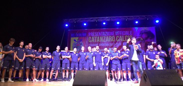Show di colore giallorosso: questo è un Catanzaro da brividi...
