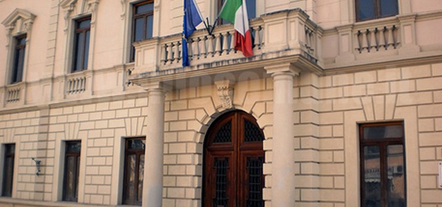 Covid: sindaco Castrovillari chiude le strade della movida