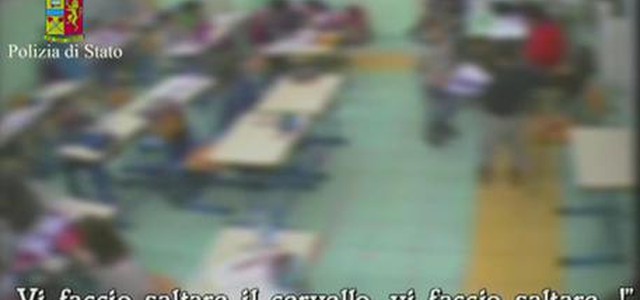 Schiaffi a bimbi, sospesa maestra a Reggio