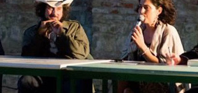 Parte "Trenodia" di Capossela attraverso alcuni comuni del Mezzogiorno