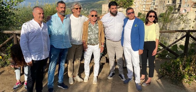 MASTERCHEF TROPEA, I SURICI PROTAGONISTI - IL SINDACO: ECCO LA CALABRIA CHE ATTRAE ED EMOZIONA