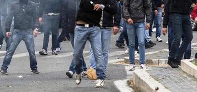 Scontri tra tifosi Catanzaro e Catania, quattro Daspo ad ultras giallorossi