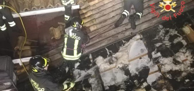 Catanzaro, intervento dei Vigili del Fuoco nel quartiere Santo Janni per incendio a canna fumaria