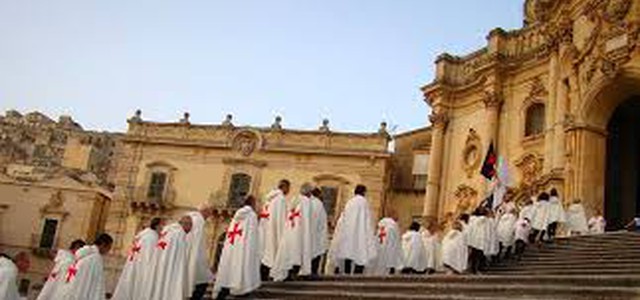 TEMPLARI FEDERICIANI. IN CALABRIA, AL VIA LA CAMPAGNA CONTRO IL FEMMINICIDIO.