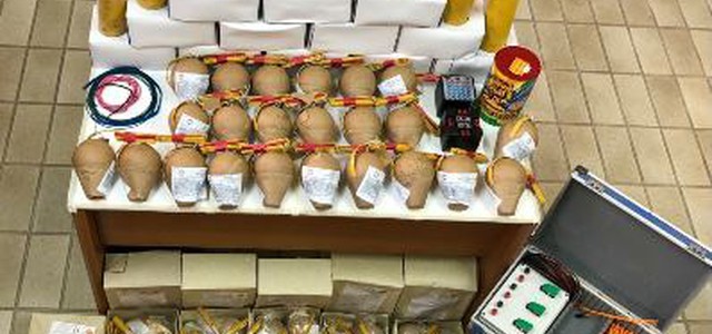 Sequestrati materiali pirotecnici nel Catanzarese, denunciato 34enne