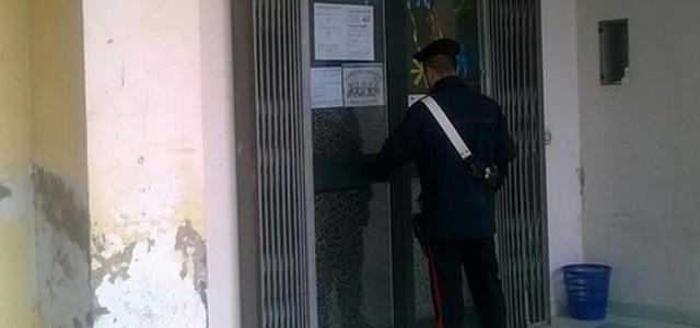 Ruba in scuola materna, denunciato 31enne