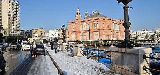 Maltempo in Puglia, due morti per il freddo: abitavano in case senza riscaldamento