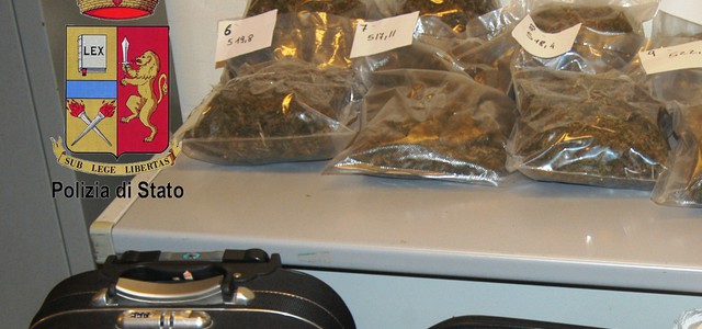 Chili di marijuana nel trolley, arrestati studenti universitari calabresi