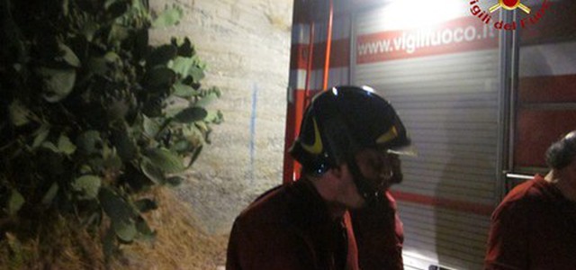 Incendiato scuolabus ditta privata
