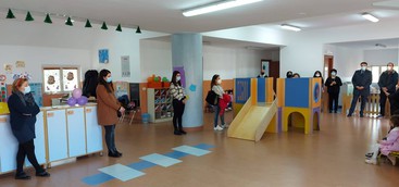 Maida, l'amministrazione comunale visita i locali ristrutturati e rinnovati della scuola dell’infanzia di via Enrico Berlinguer
