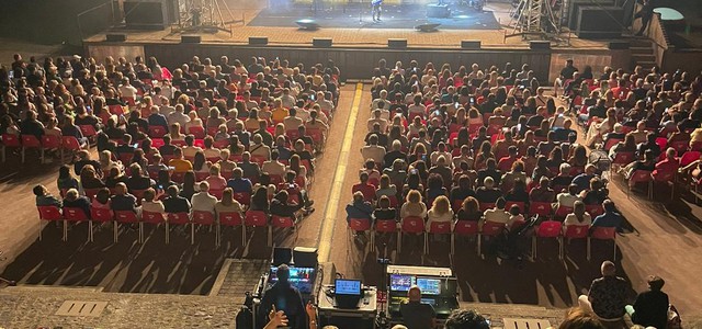 Roccella Summer Festival 2023, buona musica, qualche riflessione e tante risate al Teatro al Castello con Giorgio Panariello e Marco Masini
