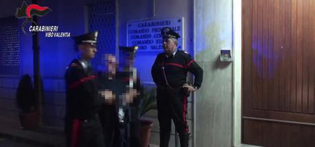 Non vuole figli convivente a casa, botte