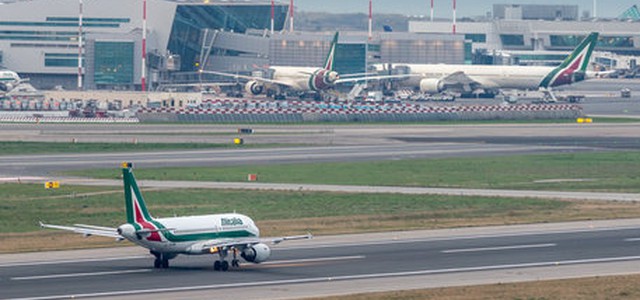 Alitalia, da oggi ripresi voli per Roma e Milano
