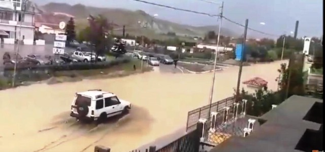 Ancora pioggia nel Catanzarese, disagi a Botricello (VIDEO)