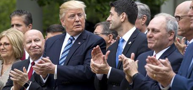 Trump vince, Camera vota fine Obamacare