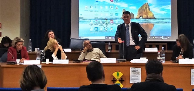 FDI- Nicolò: Sia fatta chiarezza su blocco osservatorio per i minori e tavolo sull'affidamento familiare