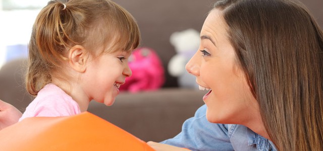 Parlando ai bambini il loro cervello cambia e si sviluppa