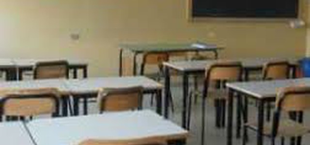 Violenze su bambini, sospese due maestre nel catanzarese