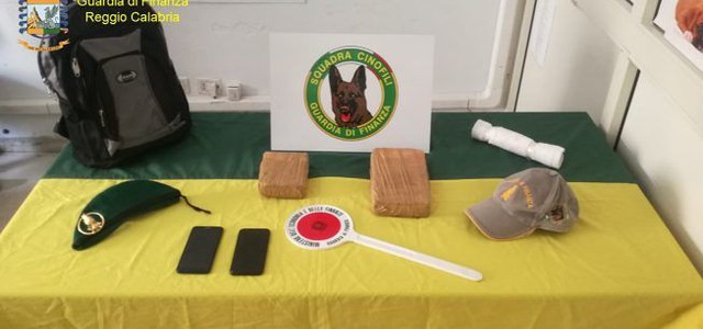 Sequestrati quasi 2 kg di cocaina, arrestato corriere