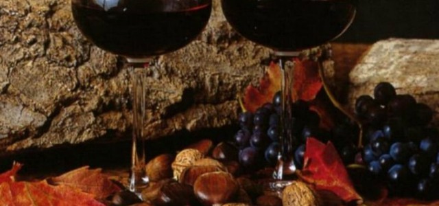 Stappato il vino novello, 20mila bottiglie prodotte in Calabria