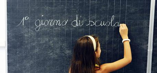 Maestra scriveva 'squola', licenziata